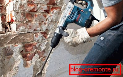 Ako vam treba ukloniti debel sloj betona, onda ne možete učiniti bez mehaničkog udara.