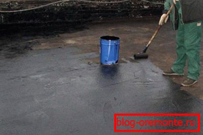 Nanošenje prajmera bitumena na površinu krova