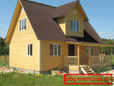 Lepa brvnara od 8 do 9 sa potkrovljem i terasom Lepa brvnara od 8 do 9 sa potkrovljem i terasom