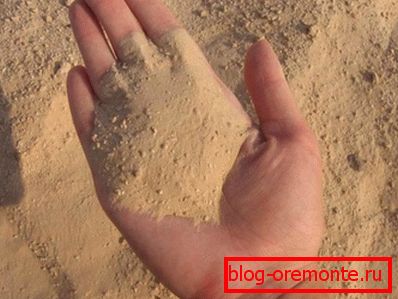 Beton i pesak su osnovni građevinski materijali. Beton i pesak su osnovni građevinski materijali.