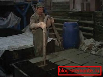 Изготовление блоков из pjenasti beton заливкой в формы Изготовление блоков из pjenasti beton заливкой в формы