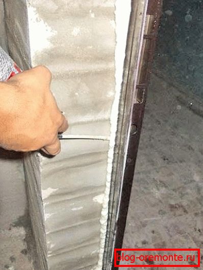 Potpuno očistite površinu Potpuno očistite površinu