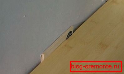 Između zida i prevlake ostavlja se deformaciona jaza. Između zida i prevlake ostavlja se deformaciona jaza.