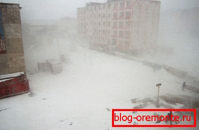 Na fotografiji - zima u Anadiru. U januaru temperatura pada na -45 stepeni. Na fotografiji - zima u Anadiru. U januaru temperatura pada na -45 stepeni.