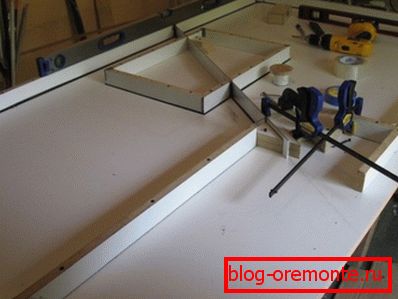 Na slici - proces montaže oplate. Na slici - proces montaže oplate.