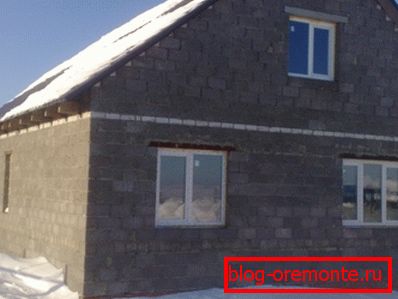 Na fotografiji se vidi stambena struktura claydite-betona. Na fotografiji se vidi stambena struktura claydite-betona.