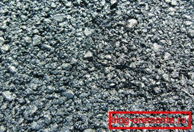 Grubi asfaltni beton je pouzdan donji sloj kolovoza. Grubi asfaltni beton je pouzdan donji sloj kolovoza.