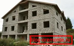 Ne zaboravite da je broj podova u kućama izgrađenim iz ovog materijala ograničen Ne zaboravite da je broj podova u kućama izgrađenim iz ovog materijala ograničen