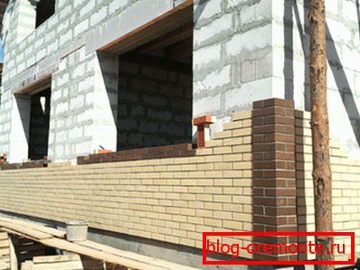 Slučaj u kući gazirane betonske cigle - najpouzdaniji način za zaštitu blokova. Slučaj u kući gazirane betonske cigle - najpouzdaniji način za zaštitu blokova.