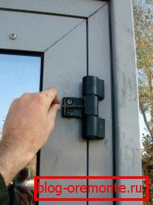 Popravka - plastična vrata. Podešavanje petlje popravka plastičnih vrata