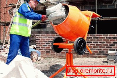 Rad sa betonskim mikserom Rad sa betonskim mikserom