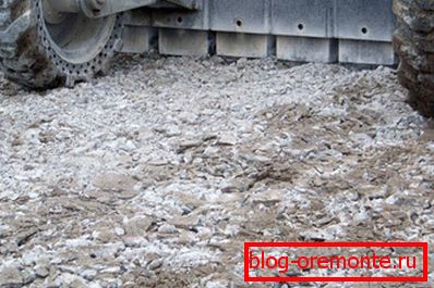 Uništavanje betonskih temelja pomoću skupog hidrogromolota Uništavanje betonskih temelja pomoću skupog hidrogromolota
