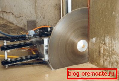 Sečenje armiranog betona sa dijamantskim krugovima može oštetiti grejne elemente. Sečenje armiranog betona sa dijamantskim krugovima može oštetiti grejne elemente.