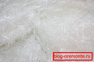 Stakloplastika je važna komponenta koja pruža neprekidnu snagu materijala Stakloplastika je važna komponenta koja pruža neprekidnu snagu materijala